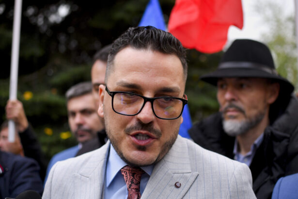 va mai aparea makavelli pe buletinele de vot dupa ce s a retras 6923ff908bf1c