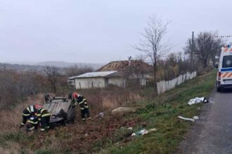 vaslui bebelus de un an transportat la spital dupa ce a fost proiectat prin parbrizul masinii in urma unui accident 690f45c78ebd2