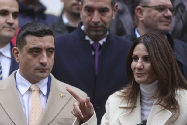 video anca alexandrescu si a depus candidatura pentru primaria capitalei insotita de george simion ce spune ca o diferentiaza fata de ceilalti candidati 6919af9fb83e0 scaled 1