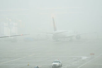 video ceata blocheaza aeroportul din craiova mai multe curse au fost anulate 69183fc72188e