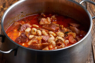 video meniu traditional de 1 decembrie fasole egipteana cu ciolan din chile 6927dd8da710d