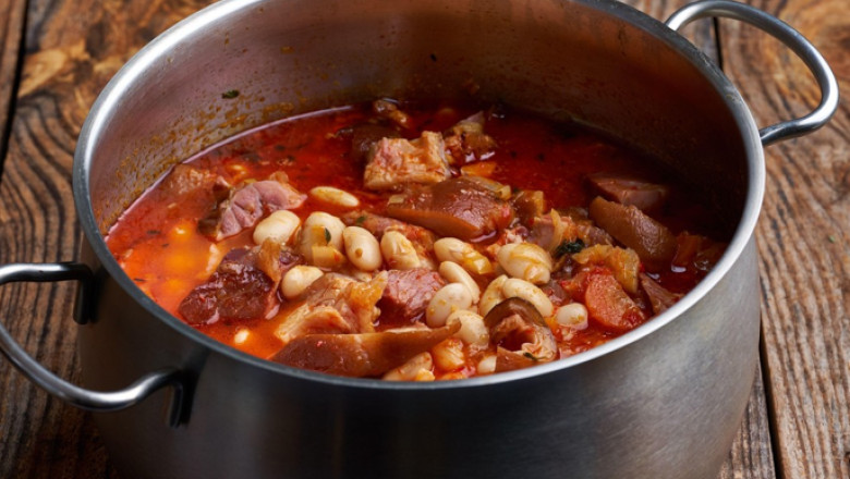 video meniu traditional de 1 decembrie fasole egipteana cu ciolan din chile 6927dd8da710d