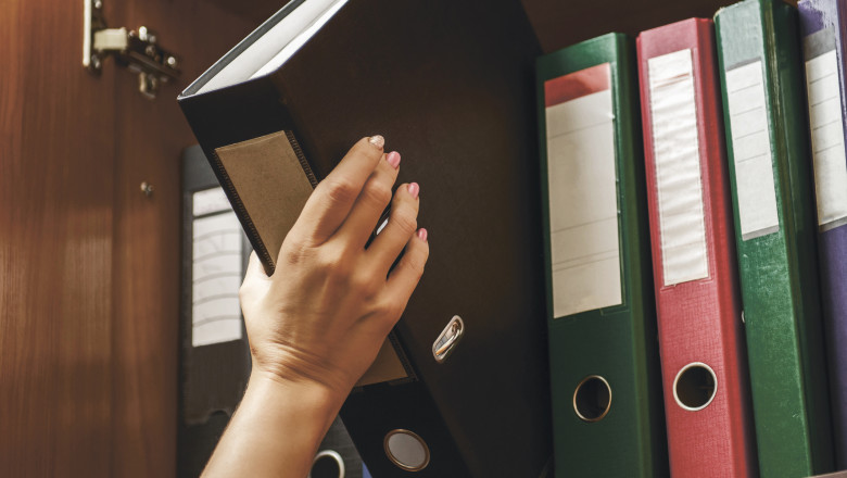 video romania nota 3 la digitalizare in ue primariile aloca sume uriase pentru dosare cu sina plicuri si hartie edilii dau vina pe guvern 692a9bb597395