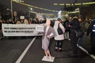 a cincea seara de proteste in bucuresti si in tara dupa dezvaluirile din ancheta recorder privind sistemul de justitie marsuri in capitala si la cluj napoca video 693ee6d110e8b