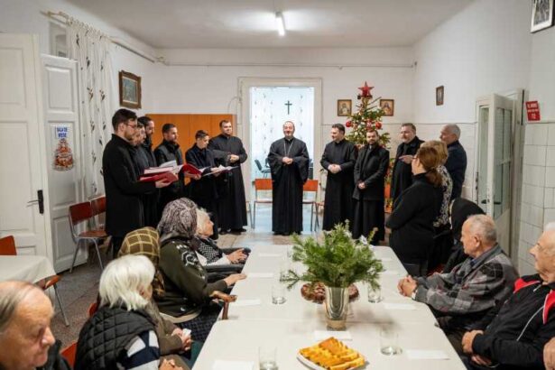 alba persoanele institutionalizate la un camin pentru varstnici vizitate de arhiepiscopul major claudiu lucian pop 693c27fd4f2b6