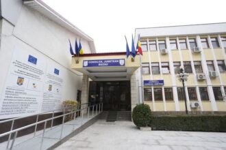 alegeri locale partiale opt candidati isi disputa duminica sefia consiliului judetean buzau 6934fcde411e3