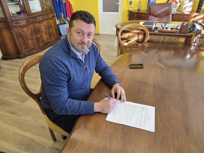 arad pana la zece salarii compensatorii pentru sutele de angajati concediati la ineu 693171d7e7e5e