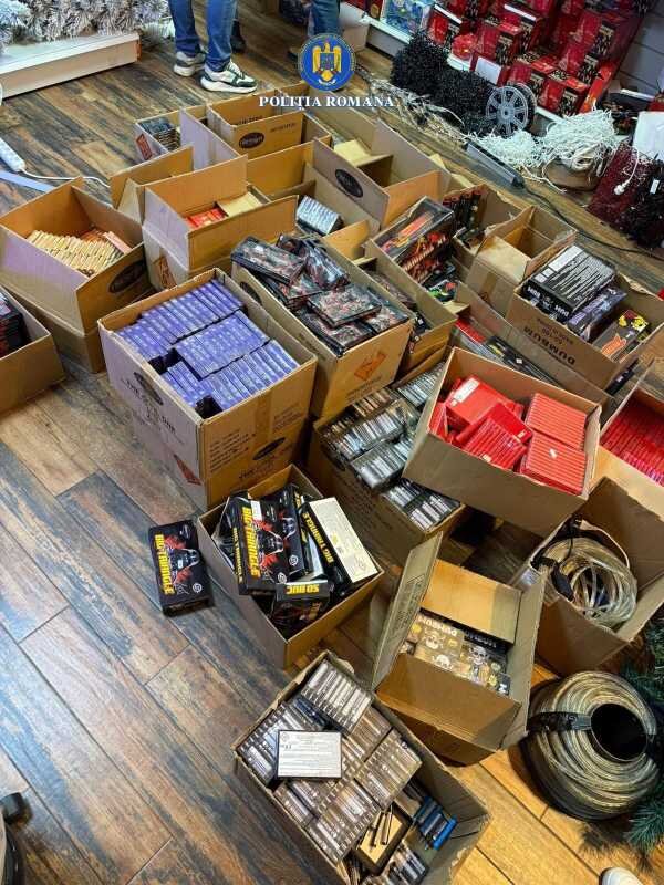 arad peste 10 tone de petarde artificii si alte materiale pirotehnice au fost gasite in urma unor perchezitii 694bd704014d0