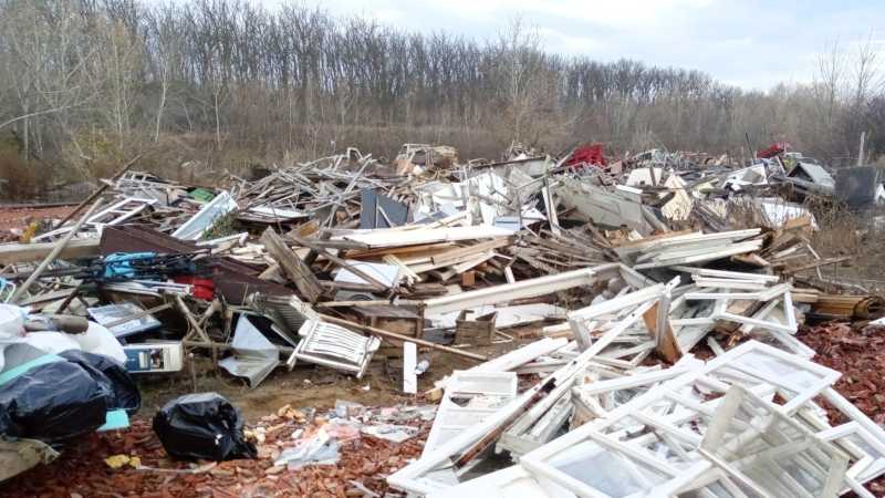 arad un hectar de teren de langa raul mures poluat cu deseuri o familie a fost amendata cu 40 000 lei 69398e6292d6f