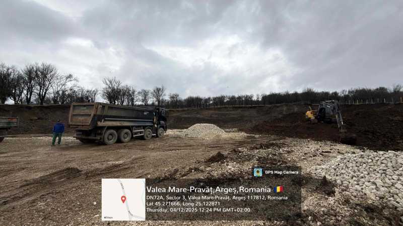 arges doi barbati care au amenajat o parcare in albia raului argesel sanctionati de garda de mediu 6939969162012