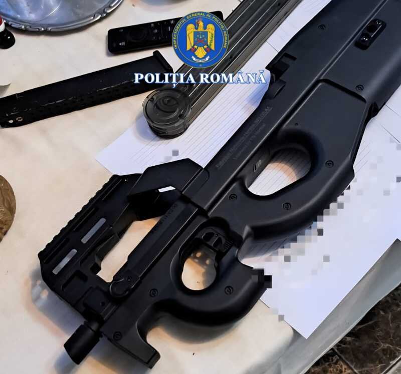 arsenal de arme airsoft gasit la un barbat din ilfov pistoale modificate pentru tragere cu munitie letala 694964163139b