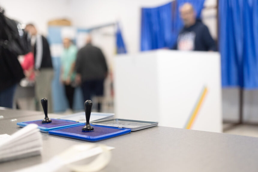 aur reclama ca sunt persoane cu sume mari de bani in sectiile de votare din buzau 693572d1cf62c