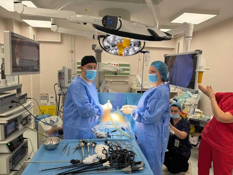 bacau tumora gigant extirpata la sju bacau intr o interventie in premiera pentru centrele non universitare 693bd8592c11e