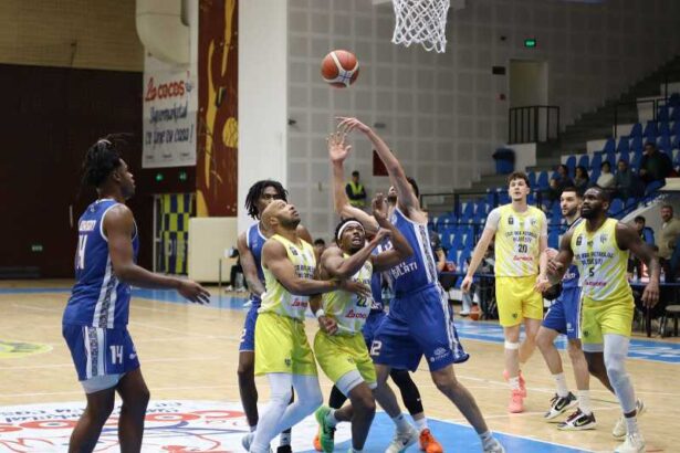 baschet masculin petrolul ploiesti la a patra victorie in campionat 693f26eb95bec