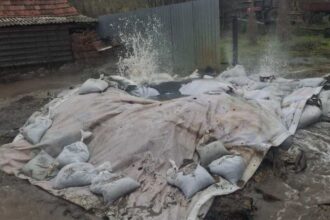 bihor lucrarile de inchidere a forajului de apa si gaz din santimreu vor incepe luni afirma prefectul 6933062682758