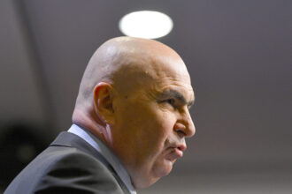 bolojan ar vrea ca salariul minim sa fie inghetat la fel ca pensiile in 2026 care va fi deficitul 6939b3763f46a