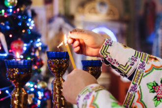 calendar ortodox pentru decembrie 2025 cele mai importante sarbatori cu cruce rosie praznuite in ultima luna din an 692d216abae43