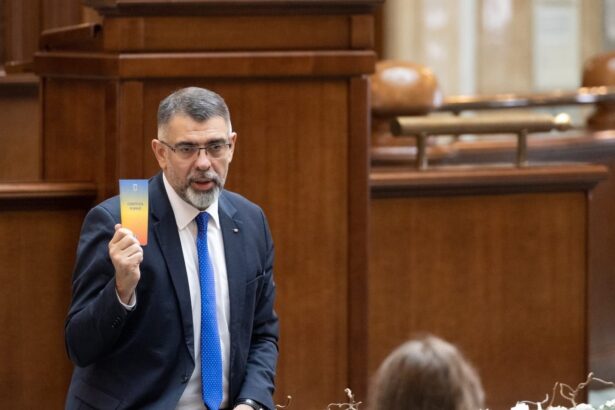 cazanciuc ministrul sa demisioneze dupa asprobarea unei motiuni simple daca nu premierul e obligat sa l revoce 694038bb1dfbe