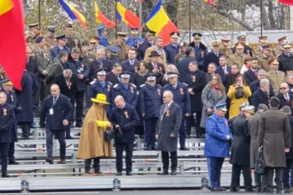 cine e femeia cu palarie galbena de la parada de ziua nationala 692db073d42c4