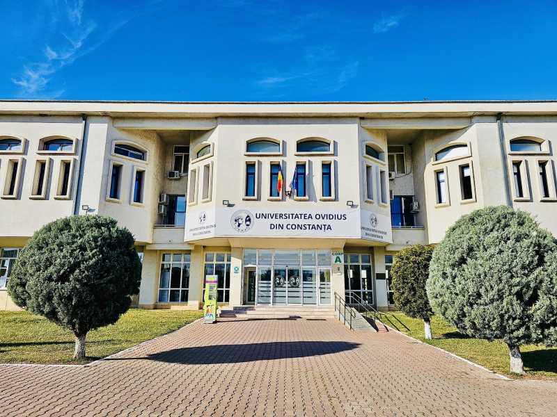 constanta expozitia retrospectiva anului 1989 la universitatea ovidius eveniment realizat de cnsas cu sprijinul agerpres 6932ca6bc46f2