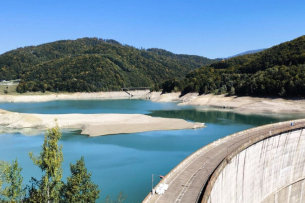 criza apei din prahova continua in trei comune apa ramane nepotabila 693c0811239b4