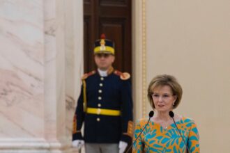 custodele coroanei oamenii simt ca desi au dreptul de a vota nu au puterea de a si schimba soarta 6940ecc6846e1