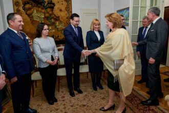 custodele coroanei si principele radu vizita la ambasada republicii moldova 693046fed7333