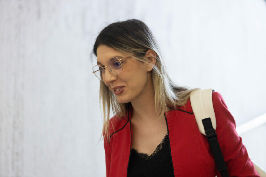 diana buzoianu anunta masuri la romsilva facem ordine acolo unde domnea merge si asa 6942f87672027