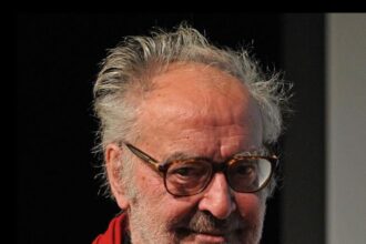 documentar 95 de ani de la nasterea regizorului jean luc godard 3 decembrie 692ff61647125