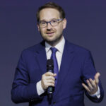 dominic fritz a acuzat jocuri tactice la ccr si a cerut reforma curtii constitutionale exista procedura incetarii mandatului 695280a063aee