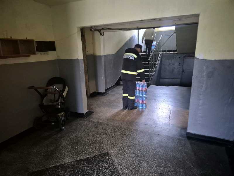 dsu peste 35 000 de litri de apa menajera distribuiti populatiei din judetul prahova 692de33a85e13