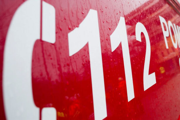 explozie intr un bloc din onesti doi oameni au fost raniti 694e1f1d4c346