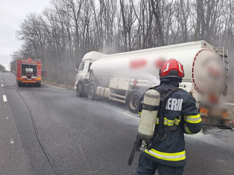 giurgiu o cisterna incarcata cu motorina a luat foc pe autostrada a 1 trafic blocat pe sensul spre pitesti 6932d609f392e