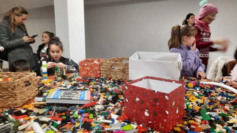 harghita ateliere si targuri caritabile cu sute de participanti aduc spiritul craciunului in municipiul toplita 6943bf0fa0f65