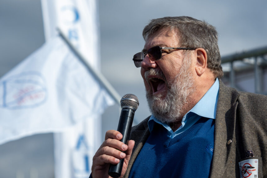 hossu i am spus lui bolojan ca perceptia e ca uraste salariatii si cetatenii 693986e64f2ab