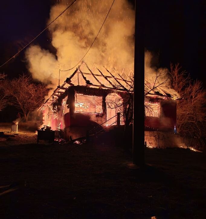 hunedoara femeie insarcinata salvata de pompieri dupa un incendiu interventie dificila din cauza terenului accidentat 6947cff5cac06