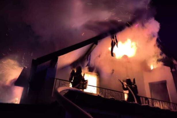 incendiu intr o comuna din botosani casa distrusa de flacari proprietarul a facut atac de panica de la ce ar fi luat foc cladirea 694e2179cd261