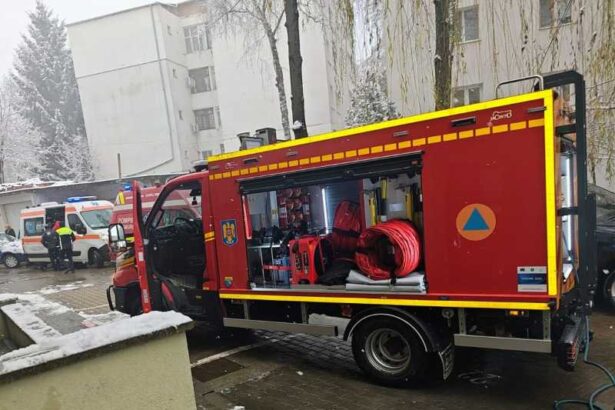 incendiu intr un apartament din municipiul botosani noua persoane au fost evacuate 694bfd82806c3