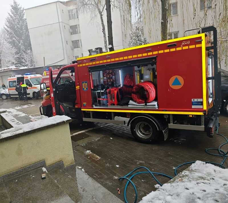 incendiu intr un apartament din municipiul botosani noua persoane au fost evacuate 694bfd82806c3
