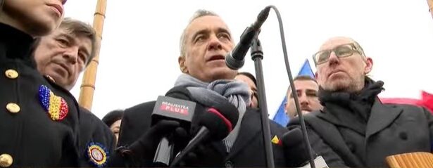 incident dupa ce calin georgescu a ajuns la monumentul unirii din alba iulia un barbat i a strigat mars la moscova simpatizantii scandeaza sunteti presedinte si calin te iubim 692d4c1d37b7e