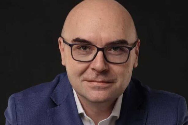 localepartiale2025 buzau mihai razvan moraru candidatul sustinut de pnl si usr a votat pentru sperantele buzoienilor 693541f8ca40b