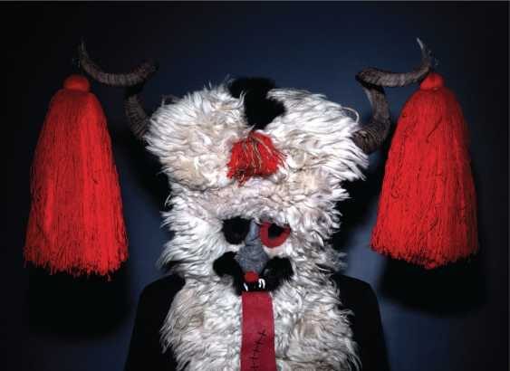 maramures traditiile romanesti prezentate intr o expozitie din cehia vasile susca creatorul mastilor populare 6937ead2dac54