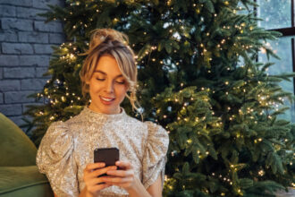 mesaje si urari de revelion felicitari pe care sa le trimiti celor dragi in noaptea dintre ani 6954afa4ba820