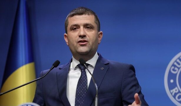 ministrul apararii radu miruta tatal meu s a pensionat la 58 de ani nu la 48 dupa 32 de ani de magistratura dintre care 22 de ani 6 luni si 15 zile in functia de judecator 6953faa2ed9dc