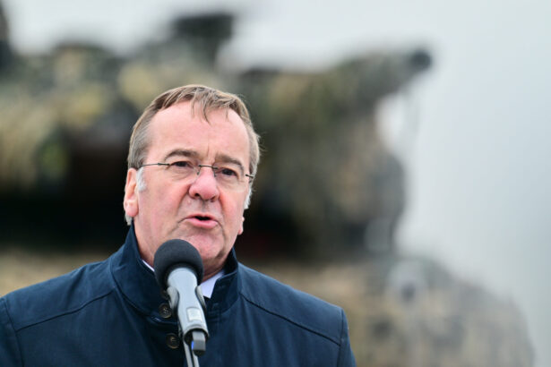 ministrul german al apararii vine saptamana viitoare in romania la baza mihail kogalniceanu 6933380b84378