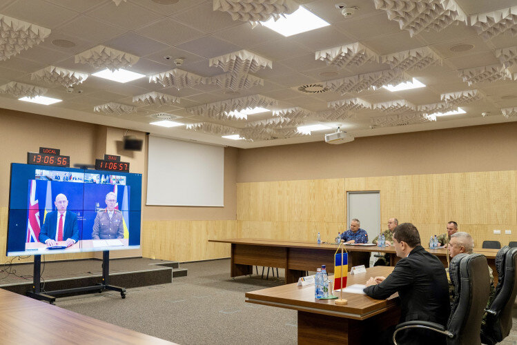 ministrul interimar al apararii la reuniunea grupului de contact pentru ucraina 69418eeee54e2