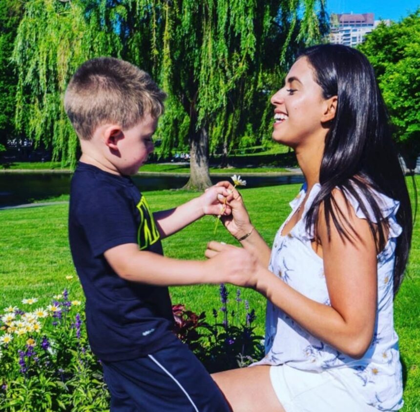 mother of karoline leavitts nephew rejects white house portrayal of her after ice arrest 69371f294b037