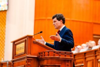 nicusor dan despre ludovic orban nu se poate ca presedintele sa spuna una si consilierul sau sa spuna exact invers 693df41a43f3e