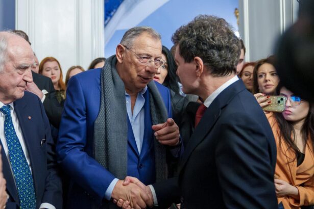 nicusor dan intalnire la londra cu romanul care a construit canary wharf 6950c6d21f091