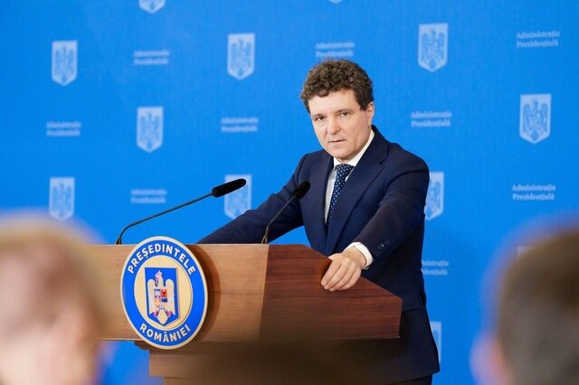 noii ministri ai apararii si economiei radu miruta si irineu darau depun juramantul marti la palatul cotroceni 694a73c4e297c